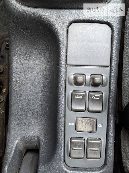 Універсал Volvo V40 1997 в Львові