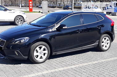 Хетчбек Volvo V40 2015 в 