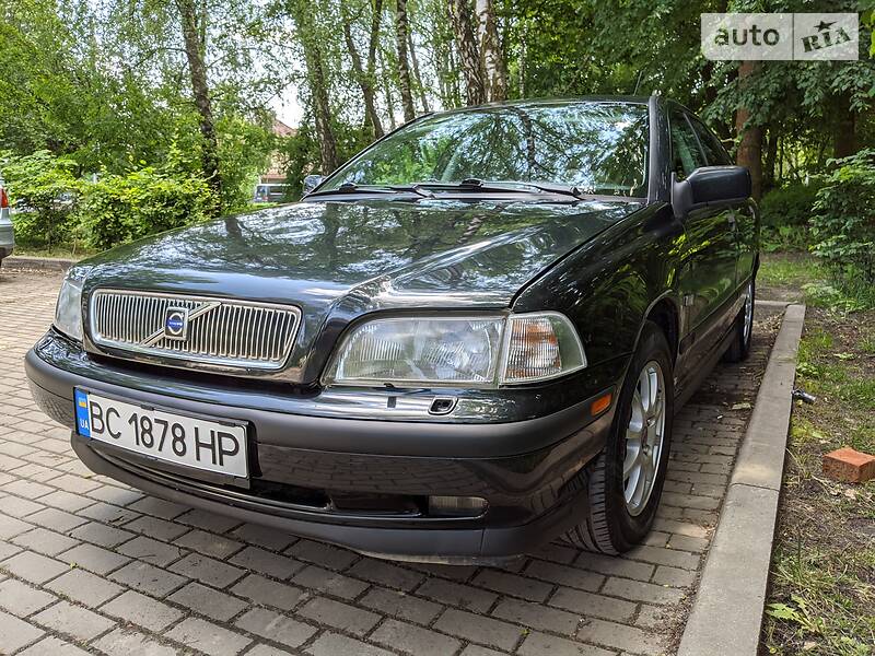 Універсал Volvo V40 1997 в Львові