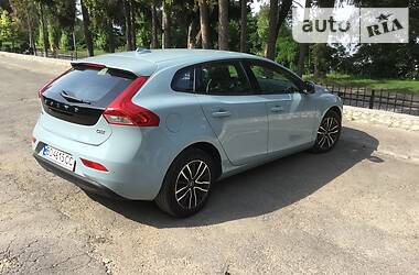 Хэтчбек Volvo V40 2016 в Тернополе