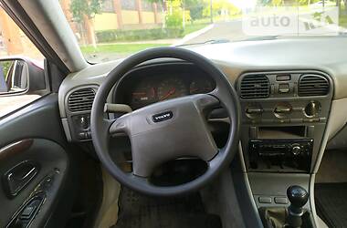 Седан Volvo V40 1998 в Ровно