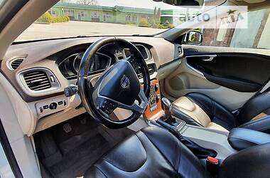 Хетчбек Volvo V40 2013 в Жовкві