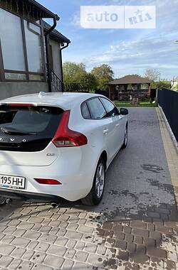 Хэтчбек Volvo V40 2013 в Староконстантинове