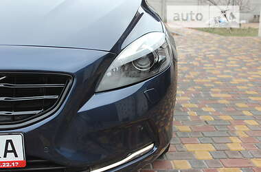 Хэтчбек Volvo V40 2015 в 