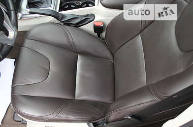 Хэтчбек Volvo V40 2015 в 