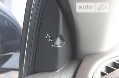 Хэтчбек Volvo V40 2015 в 