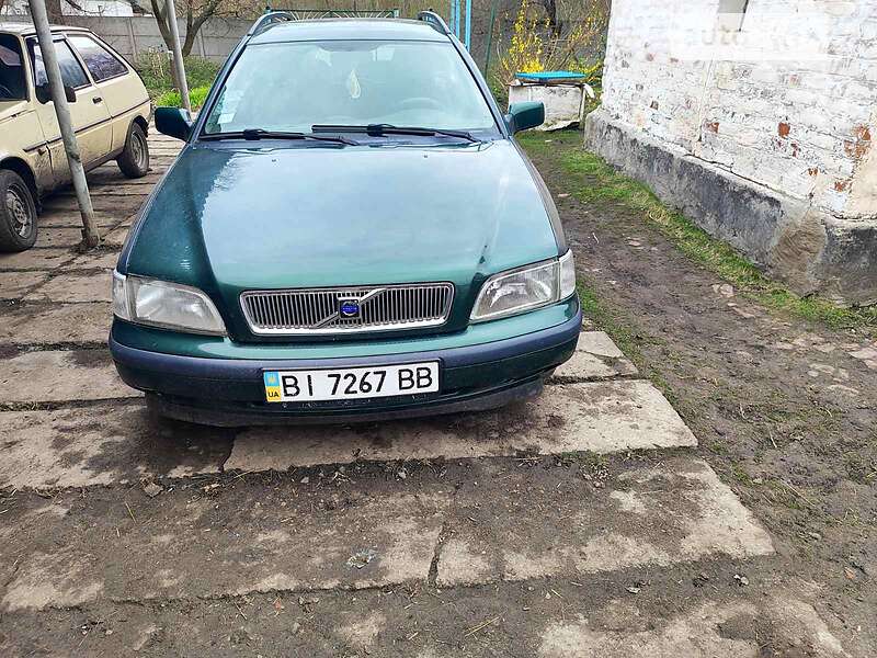 Універсал Volvo V40 2000 в Машівка