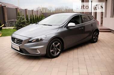 Хэтчбек Volvo V40 2015 в Киеве