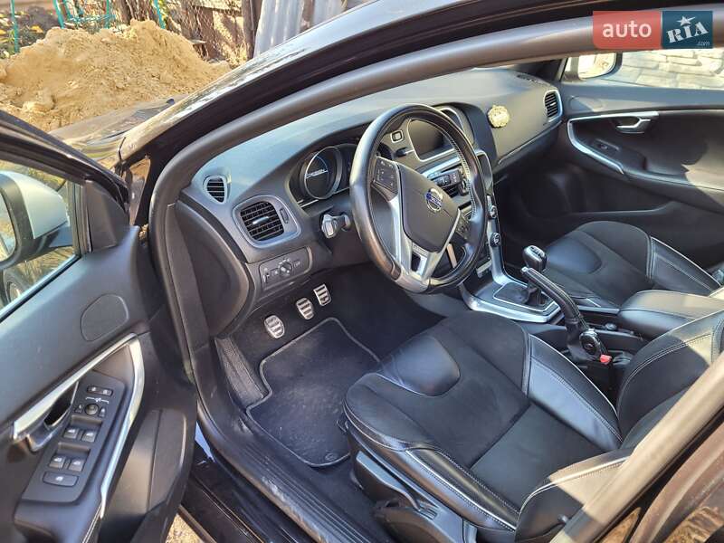 Хетчбек Volvo V40 2015 в Кривому Розі