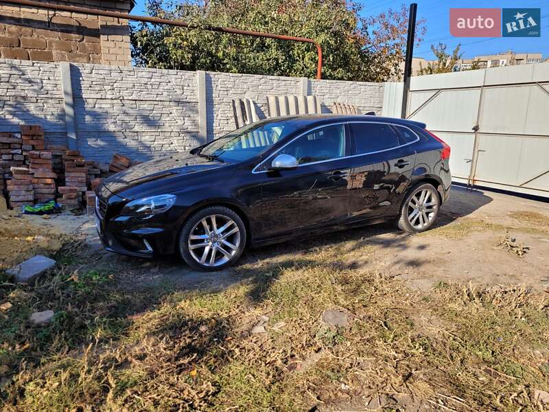 Хетчбек Volvo V40 2015 в Кривому Розі