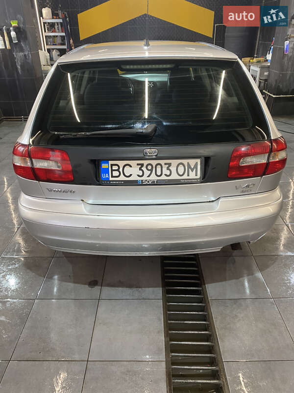 Универсал Volvo V40 2003 в Львове