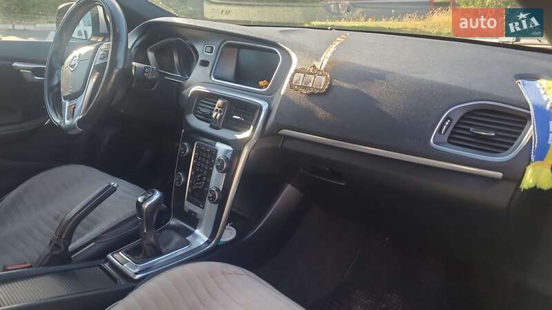 Хетчбек Volvo V40 2015 в Кривому Розі