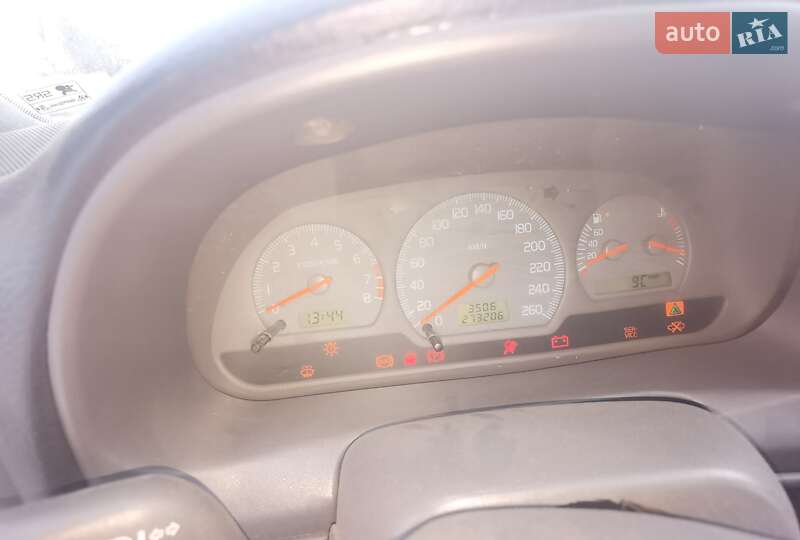 Универсал Volvo V40 1998 в Одессе