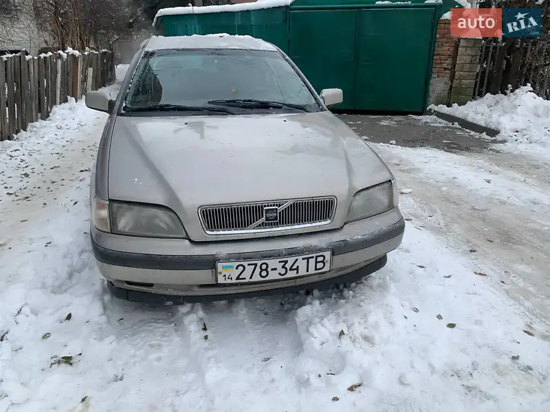 Volvo V40 1998