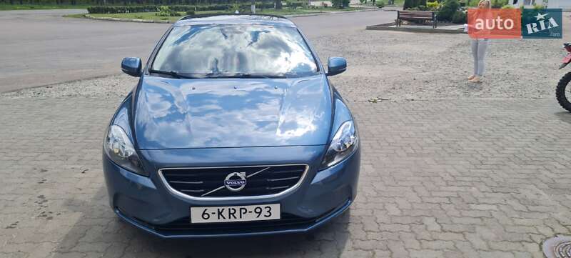 Хэтчбек Volvo V40 2013 в Маневичах