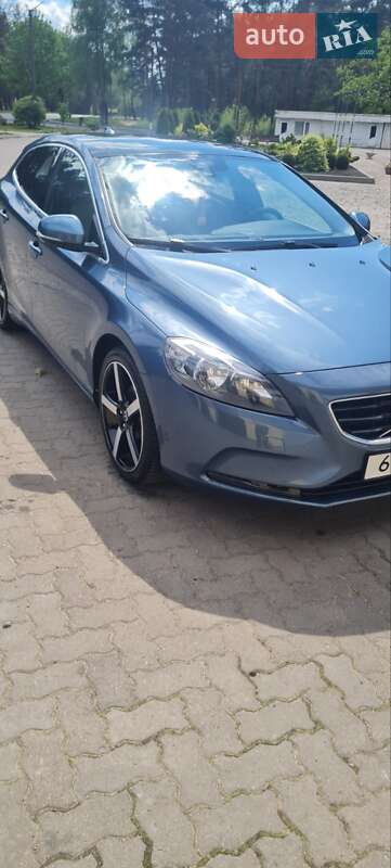 Хэтчбек Volvo V40 2013 в Маневичах