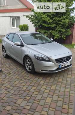 Хетчбек Volvo V40 2015 в Дубні