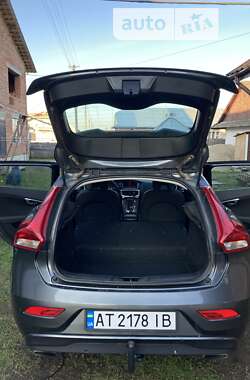 Хэтчбек Volvo V40 2013 в Ивано-Франковске