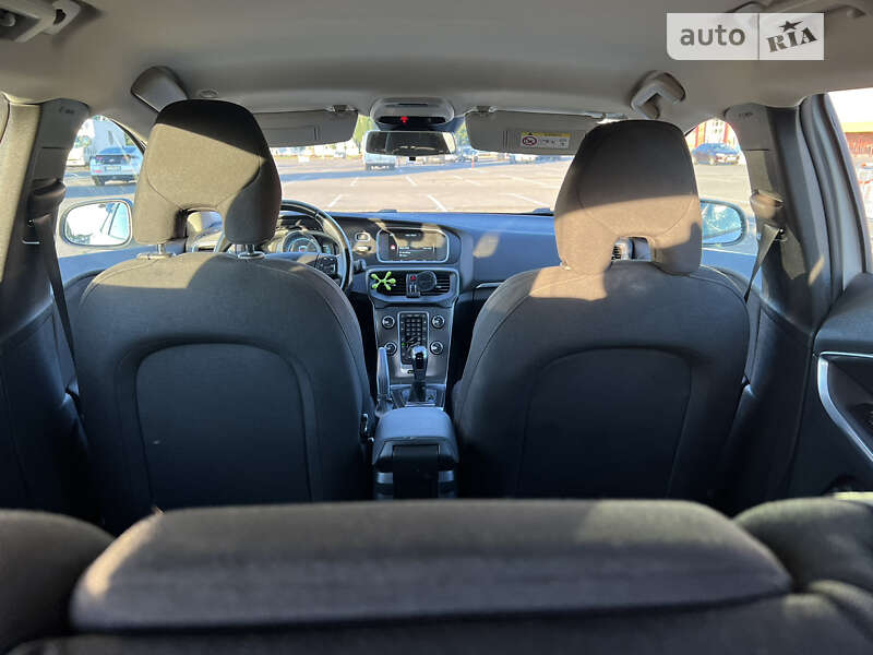 Хэтчбек Volvo V40 2014 в Киеве