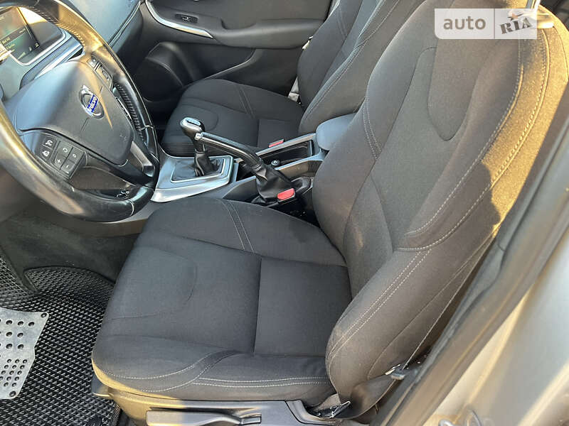 Хэтчбек Volvo V40 2014 в Киеве