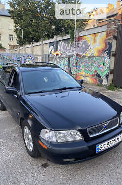 Универсал Volvo V40 2002 в Львове