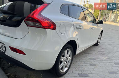 Хэтчбек Volvo V40 2013 в Киеве