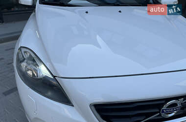 Хэтчбек Volvo V40 2013 в Киеве