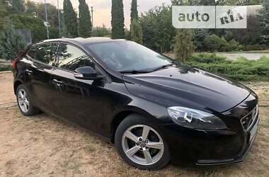 Хэтчбек Volvo V40 2014 в Знаменке