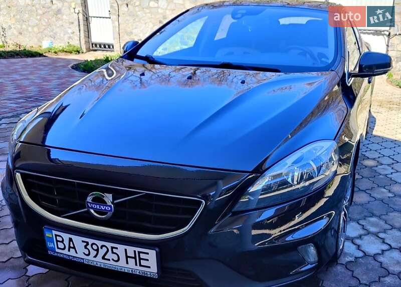 Хетчбек Volvo V40 2015 в Кропивницькому