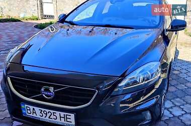 Хэтчбек Volvo V40 2015 в 