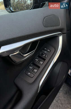 Хэтчбек Volvo V40 2013 в 
