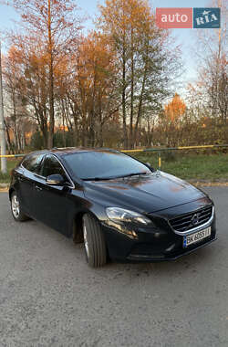 Хэтчбек Volvo V40 2012 в 