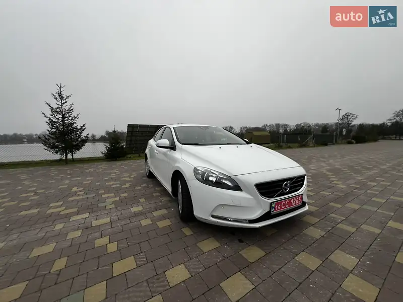 Volvo V40