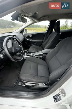 Хэтчбек Volvo V40 2014 в 