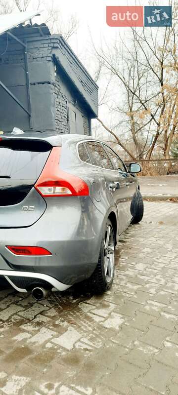 Хэтчбек Volvo V40 2013 в 