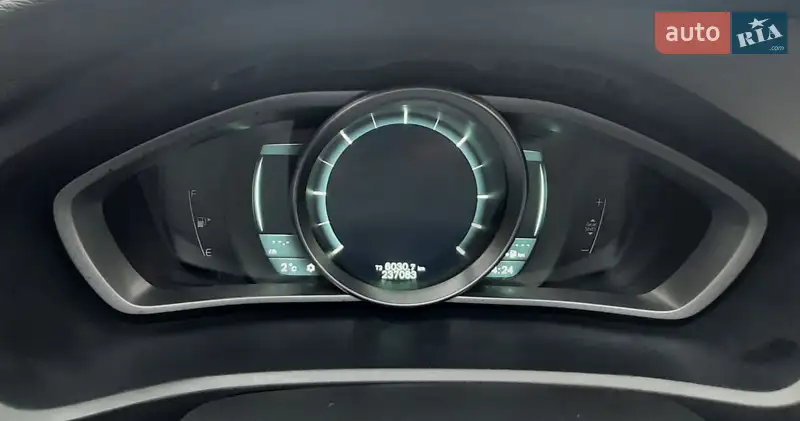 Хэтчбек Volvo V40 2013 в 