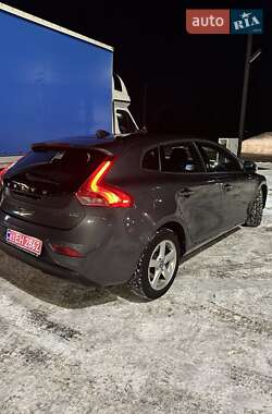 Хэтчбек Volvo V40 2013 в Луцке