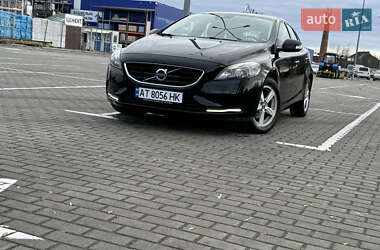 Хэтчбек Volvo V40 2013 в 