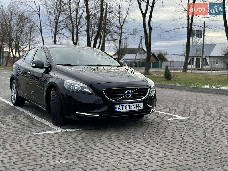 Хэтчбек Volvo V40 2013 в Коломые
