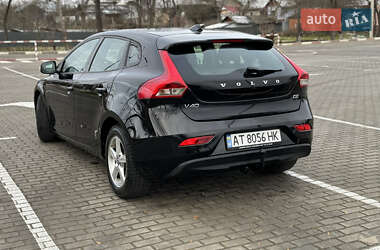 Хэтчбек Volvo V40 2013 в 
