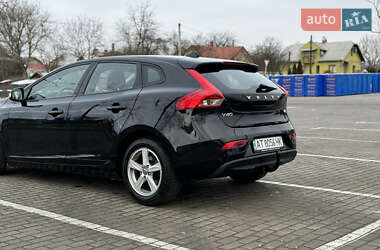 Хэтчбек Volvo V40 2013 в 
