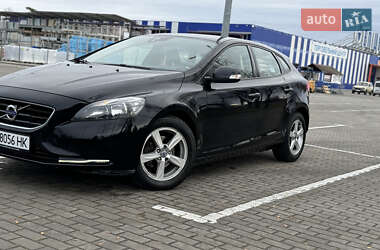 Хэтчбек Volvo V40 2013 в 