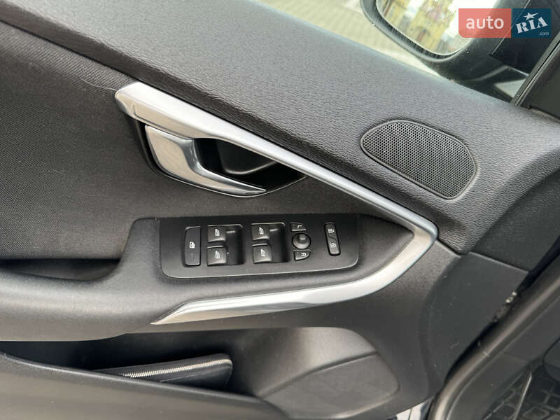 Хэтчбек Volvo V40 2013 в Коломые