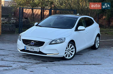 Хетчбек Volvo V40 2013 в Рівному