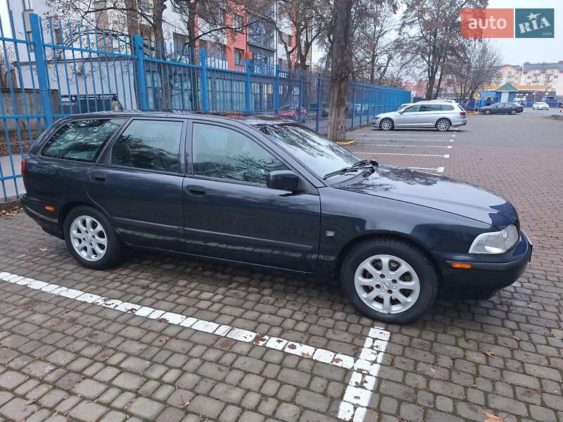 Универсал Volvo V40 1999 в Ужгороде