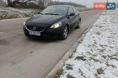 Хэтчбек Volvo V40 2014 в Тетиеве