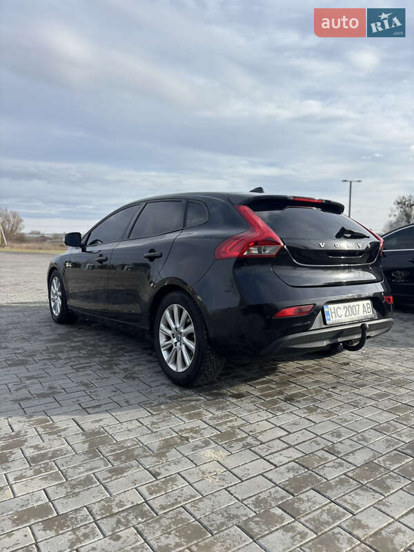 Хэтчбек Volvo V40 2013 в Сокале