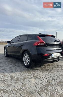 Хэтчбек Volvo V40 2013 в 