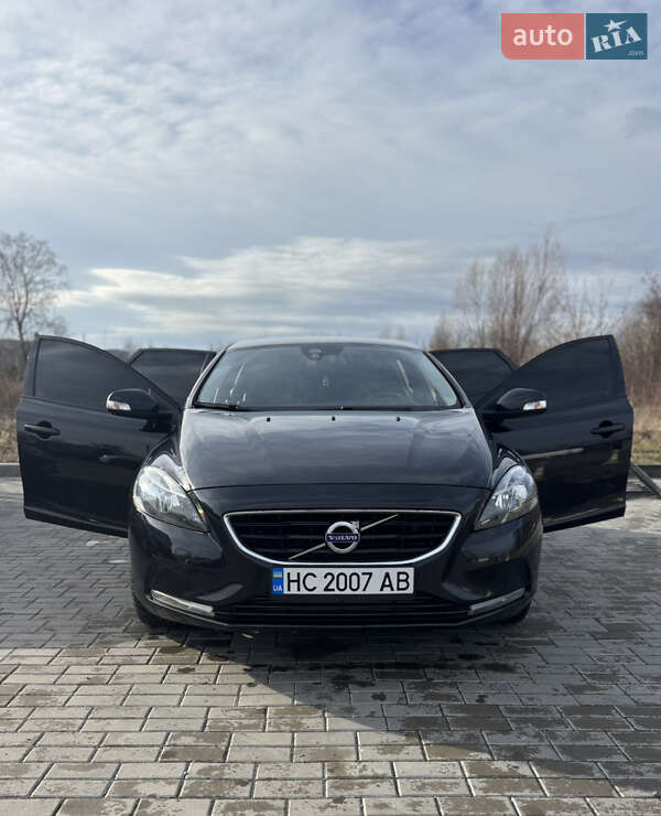 Хэтчбек Volvo V40 2013 в Сокале