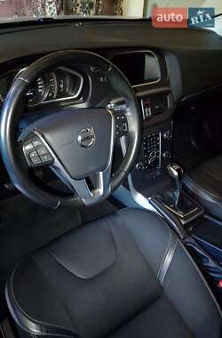 Хэтчбек Volvo V40 2019 в 